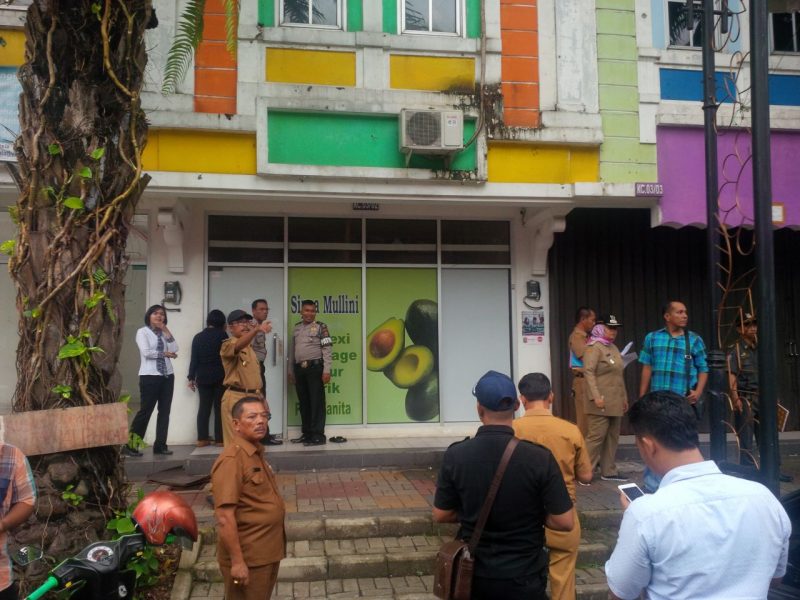RAZIA PANTI PIJAT DI KAWASAN CITRA RAYA : Polisi Bersama Kecamatan Panongan Gelar Operasi Gabungan