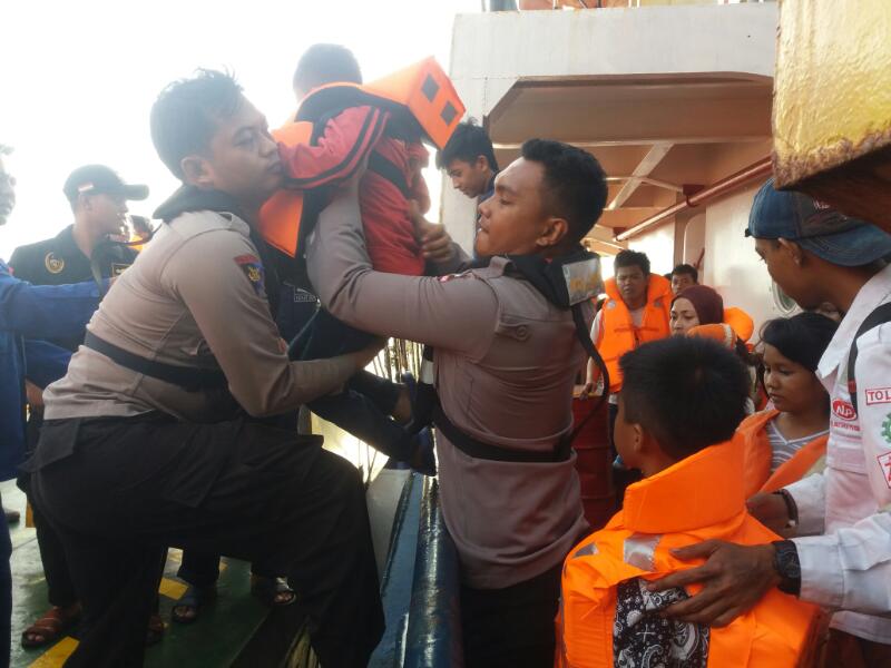 Evakuasi KMP Persada III
