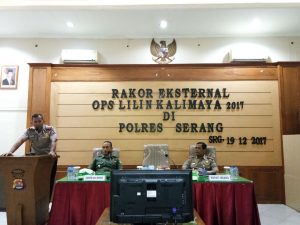 Wakapolres Serang Kompol Heri Sugeng Priyanto memberikan Sambutan dalam Rapat Koordinasi Eksternal Lintas Sektoral di Aula II Mapolres Serang