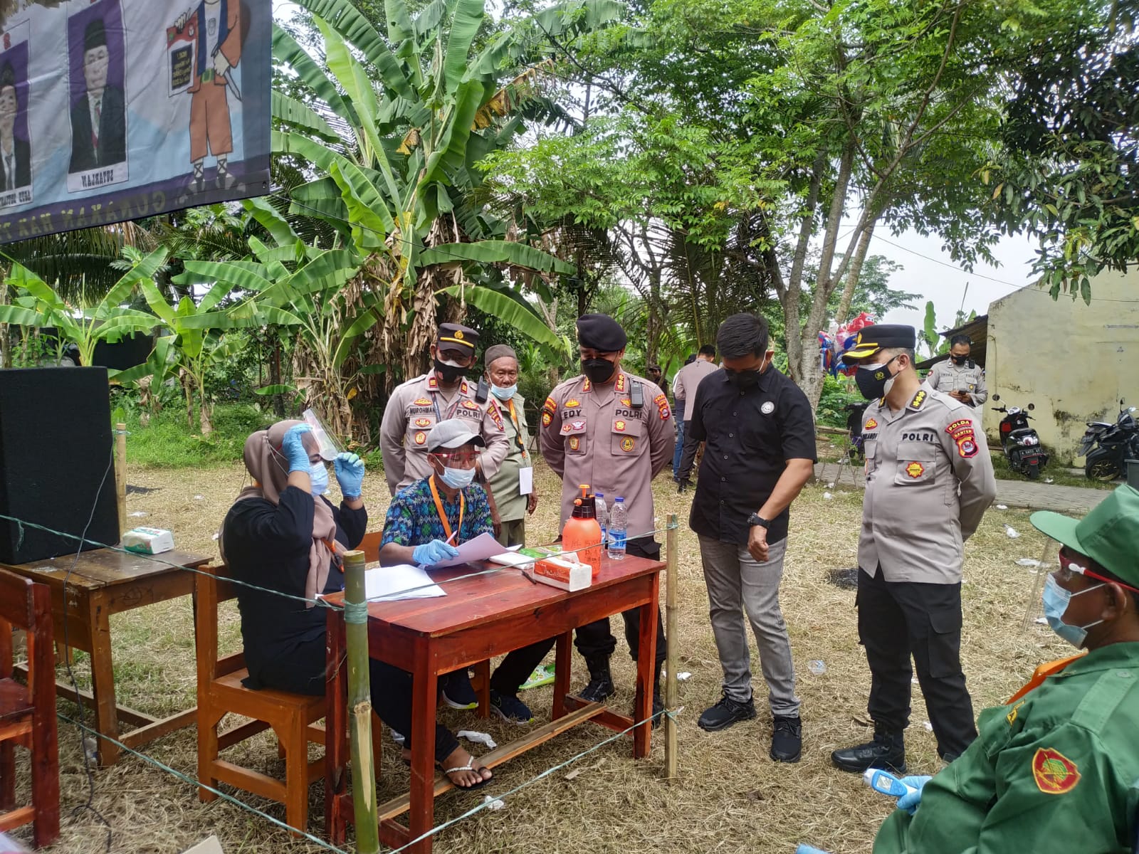 Pamatwil Polda Banten Tinjau Pelaksanaan Pilkades di Wilkum Polsek Cisoka Polresta Tangerang