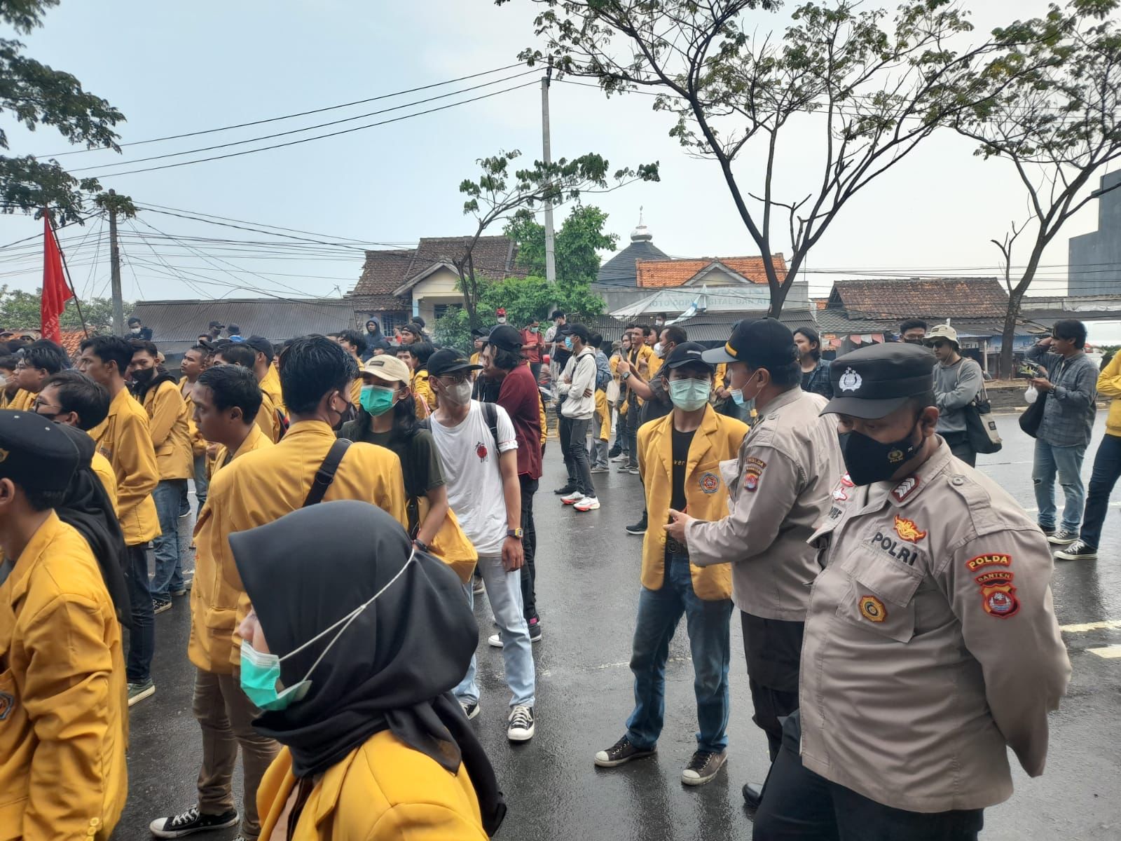 Hadir Di Tengah Aksi Unras Bem Serang Raya Ditbinmas Ajak Mahasiswa