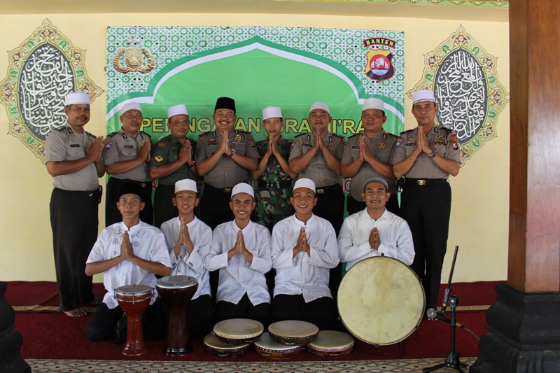 Tim Hadroh Al-Ankabut Polsek Pasarkemis Warnai Peringatan Isra Miâ€™raj di Polres Kota Tangerang