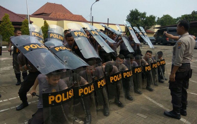 Puluhan Anggota Sat Sabhara Polresta Tangerang Dilatih Kendalikan Massa